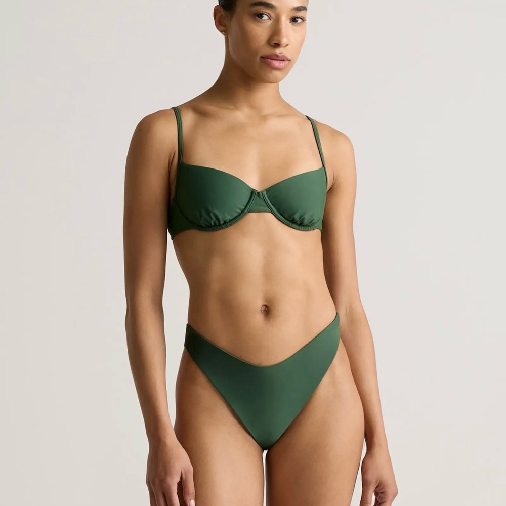Quince Italian Demi Bikini Top in Palm Size Small 88